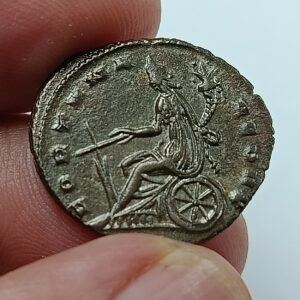 Antoninien d&rsquo;Aurelien Revers Fortune assise sur une roue
